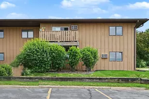 125 Kingswood Dr, Red Wing, MN 55066 - Photo 1