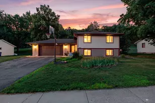 762 Pioneer Rd, Red Wing, MN 55066 - Photo 1
