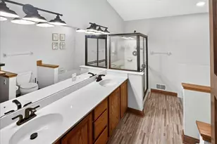 1222 Saddlebrook Ln, Woodbury, MN 55125 - Photo 15