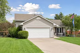 1049 Bonnieview Dr, Woodbury, MN 55129 - Photo 3