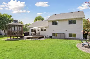 1049 Bonnieview Dr, Woodbury, MN 55129 - Photo 37