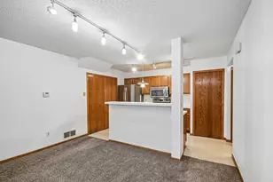 2580 Bedford Ct, Mendota Heights, MN 55120 - Photo 9