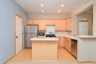 2412 Eagle Trace Ln, Woodbury, MN 55129 - Photo 5