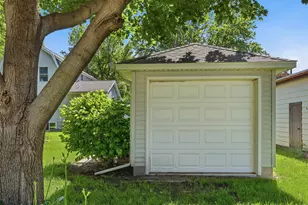 424 E 11th St, Gibbon, MN 55335 - Photo 45