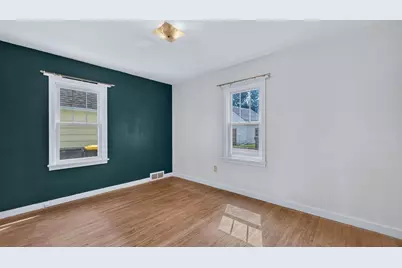 325 South Street W, Caledonia, MN 55921 - Photo 11