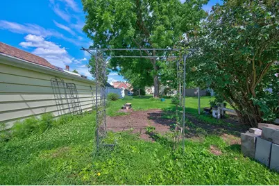 325 South Street W, Caledonia, MN 55921 - Photo 23