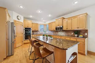 8813 Woodhill Dr, Savage, MN 55378 - Photo 5