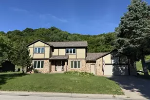 217 Oak Leaf Dr, Winona, MN 55987 - Photo 1