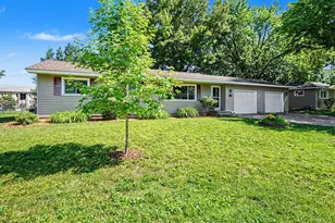2045 Bluestone Ln, Eagan, MN 55122 - Photo 3