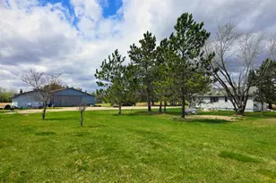 9612 E Hayes Rd, Mountain Iron, MN 55768 - Photo 5