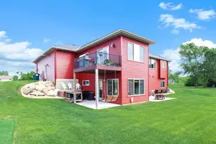 2423 Jewel St, Saint Augusta, MN 56301 - Photo 3
