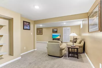 9230 Clinton Avenue S, Bloomington, MN 55420 - Photo 21