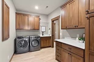 1060 Legend Ln, River Falls, WI 54022 - Photo 13