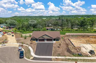 1060 Legend Ln, River Falls, WI 54022 - Photo 43