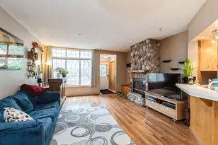 2752 Autumnwood Ln, Minnetonka, MN 55305 - Photo 5