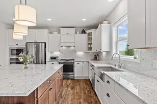 8957 Lakeside Dr, Victoria, MN 55386 - Photo 9