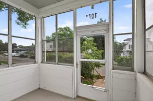 1017 Earl St, Saint Paul, MN 55106 - Photo 9