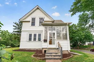 1017 Earl St, Saint Paul, MN 55106 - Photo 1