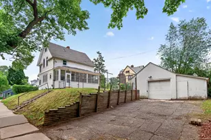 1017 Earl St, Saint Paul, MN 55106 - Photo 5
