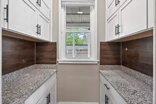 1017 Earl St, Saint Paul, MN 55106 - Photo 19