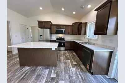 702 11th Street NW, Perham, MN 56573 - Photo 3