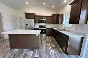 702 11th St NW, Perham, MN 56573 - Photo 3