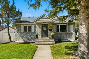 234 W McKinley St, Owatonna, MN 55060 - Photo 1