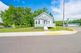 903 Gary St, Calumet, MN 55716 - Photo 1