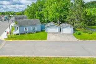 903 Gary St, Calumet, MN 55716 - Photo 3