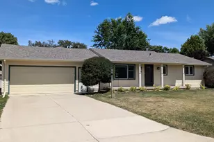 1111 Skylark Ln, Albert Lea, MN 56007 - Photo 3