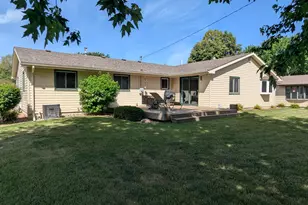 1111 Skylark Ln, Albert Lea, MN 56007 - Photo 5