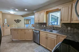 1111 Skylark Ln, Albert Lea, MN 56007 - Photo 9