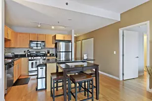 929 Portland Ave S, Minneapolis, MN 55404 - Photo 3