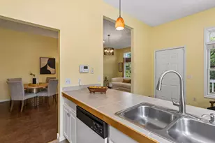 2433 Columbus Ct, Minneapolis, MN 55404 - Photo 11