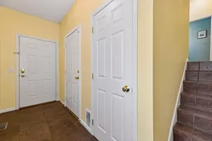 2433 Columbus Ct, Minneapolis, MN 55404 - Photo 3