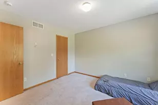 4791 Grenwich Rd N, Oakdale, MN 55128 - Photo 21