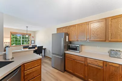 4791 Grenwich Road N, Oakdale, MN 55128 - Photo 9