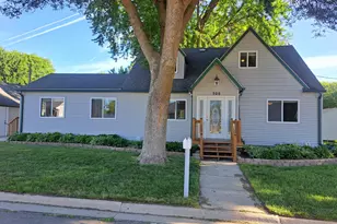 705 Glenview Dr, Albert Lea, MN 56007 - Photo 1