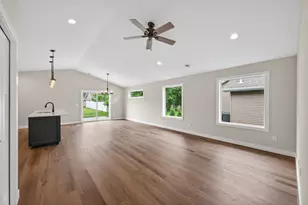 7255 Hawthorne Ct, North Branch, MN 55056 - Photo 5