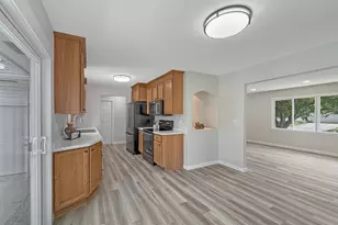 2403 18th St S, Moorhead, MN 56560 - Photo 9