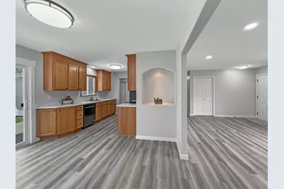 2403 18th Street S, Moorhead, MN 56560 - Photo 5