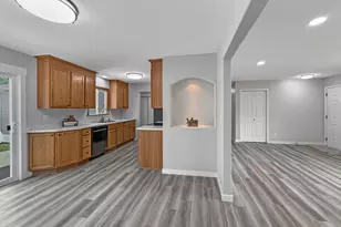2403 18th St S, Moorhead, MN 56560 - Photo 5