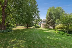 10441 Lee Dr, Eden Prairie, MN 55347 - Photo 45