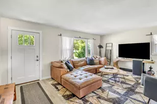 2402 Broadway N, Fargo, ND 58102 - Photo 5
