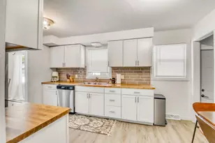 2402 Broadway N, Fargo, ND 58102 - Photo 11