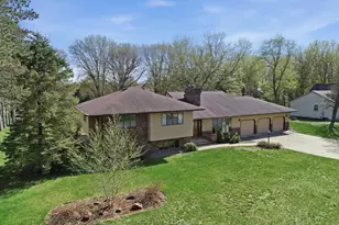 2932 N Plum Tree Circle, Menomonie, WI 54751 - Photo 3