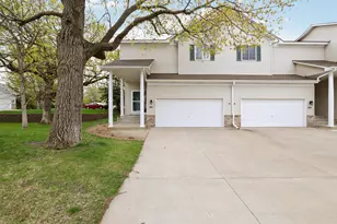 881 Kimberly Ln, Chanhassen, MN 55317 - Photo 39