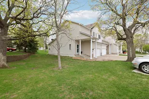 881 Kimberly Ln, Chanhassen, MN 55317 - Photo 1