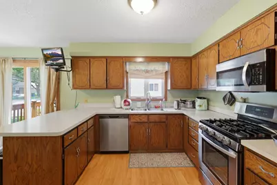 10824 95th Place N, Maple Grove, MN 55369 - Photo 9