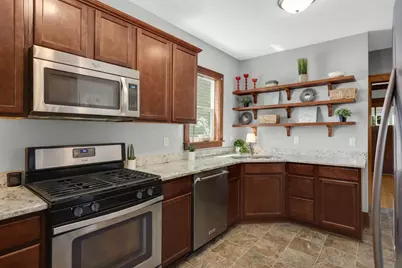 1202 Thomas Avenue, Saint Paul, MN 55104 - Photo 17